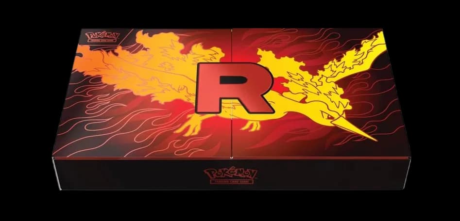 Team Rocket’s Moltres ex Ultra-Premium Collection